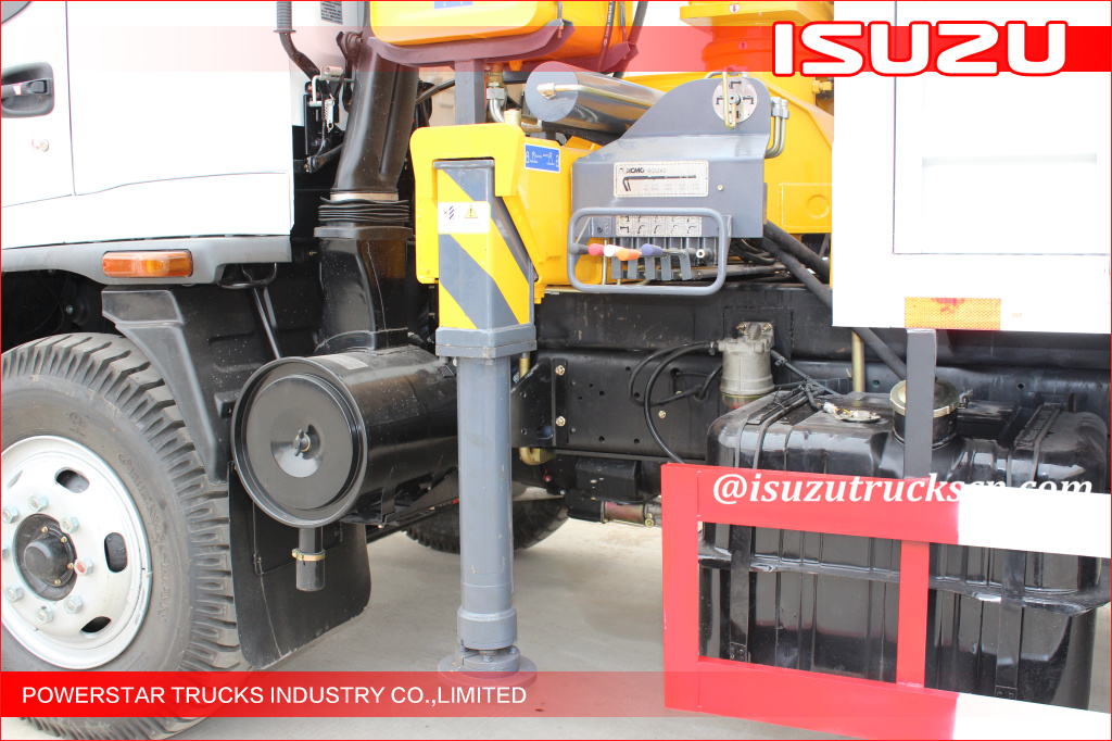 Factory Price ISUZU Truck Mounted Crane Rear Crane Truck For Sale