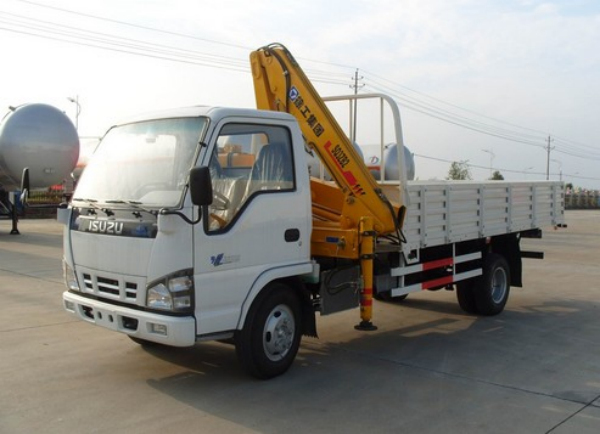 Isuzu 3.2ton Wire Rope Telescoping Truck Mounted Crane