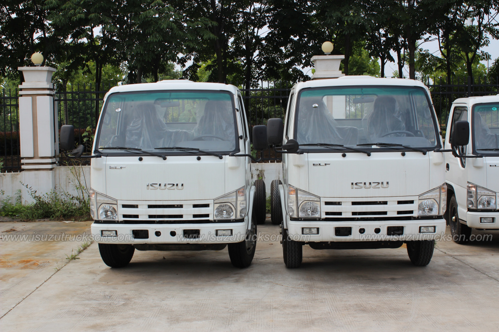 3cbm-5cbm Isuzu Road Sweeping Vehicle chassis