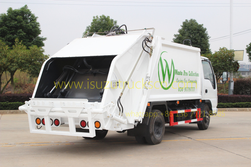 Garbage Compacting Truck Isuzu 4 CBM