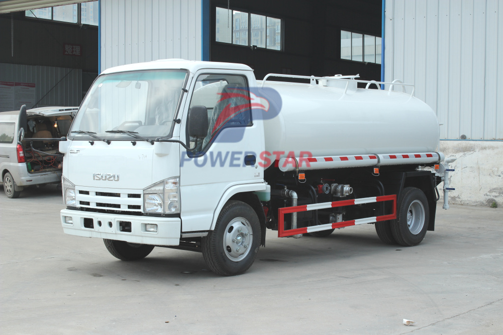 Monglia - 1 chiếc Xe bồn phun nước ISUZU