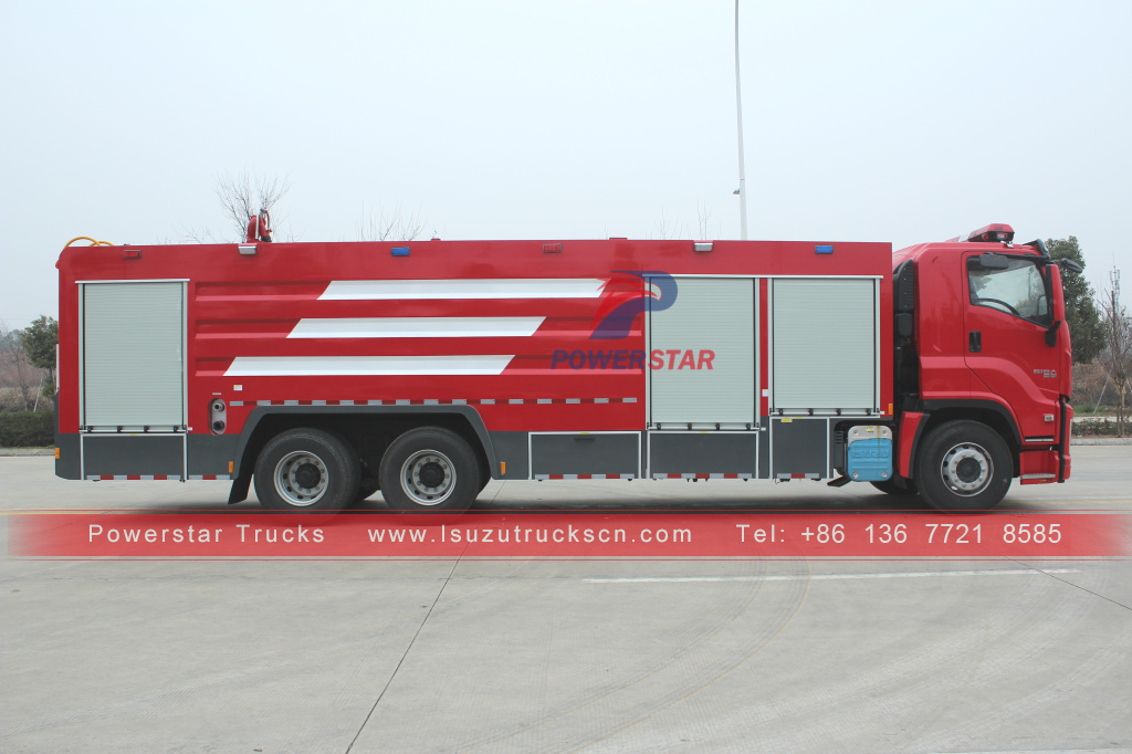 Japanese brand GIGA Water Tank/Foam Tank Fire Fighting Truck for sale