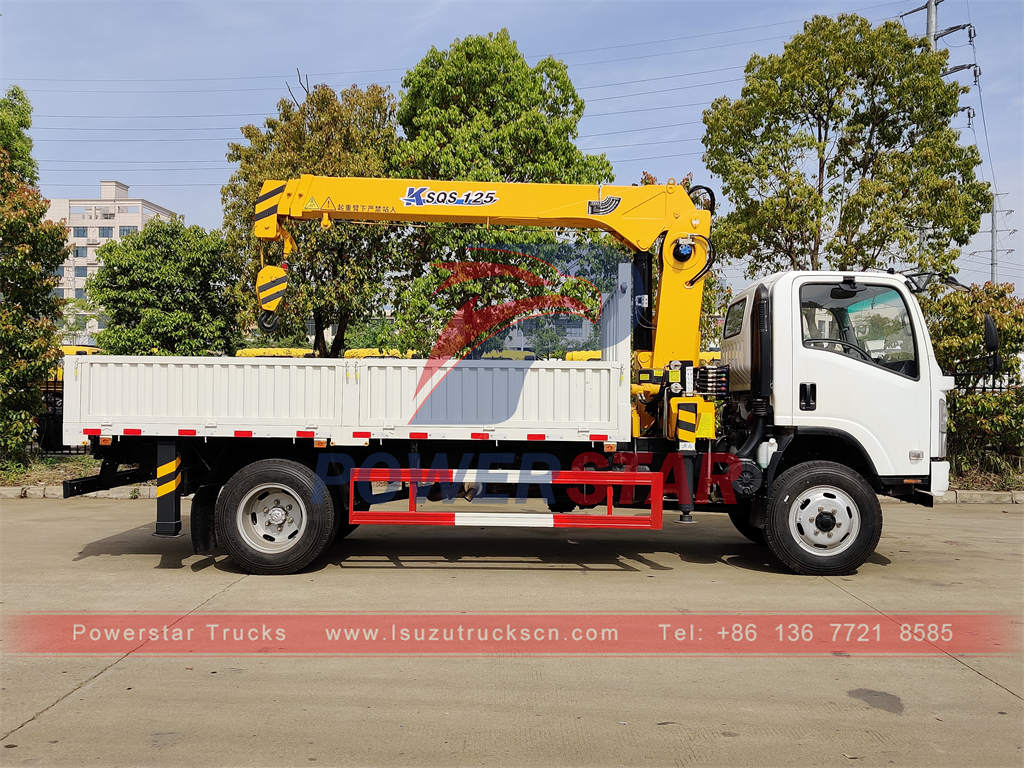 Customized ISUZU 4Ã—4 off-road truck with crane