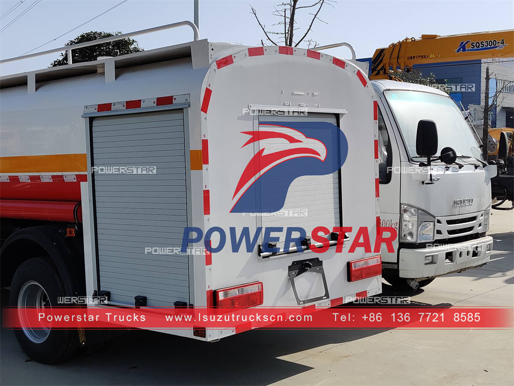 High quality ISUZU 4 ton water tank fire truck