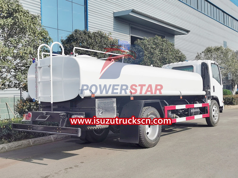 Isuzu drinkable water wagon