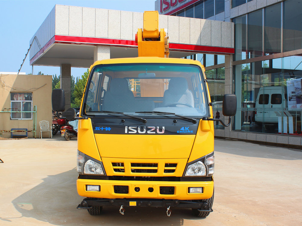 Xe nâng người Isuzu