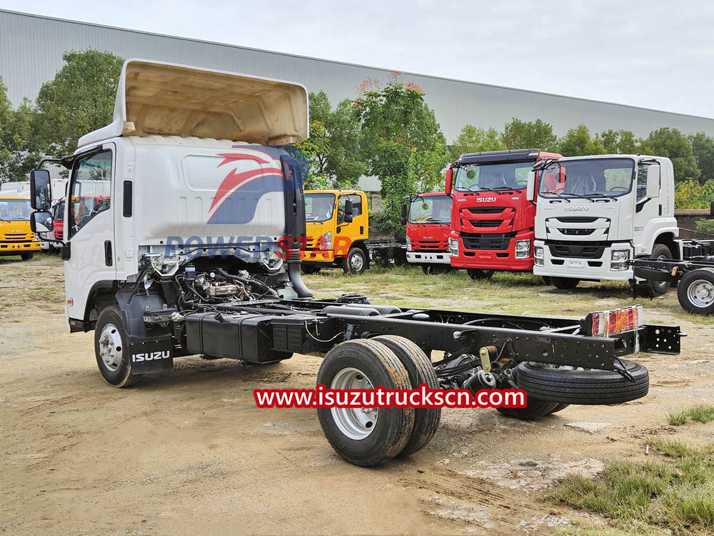 Khung gầm Isuzu 700P ELF