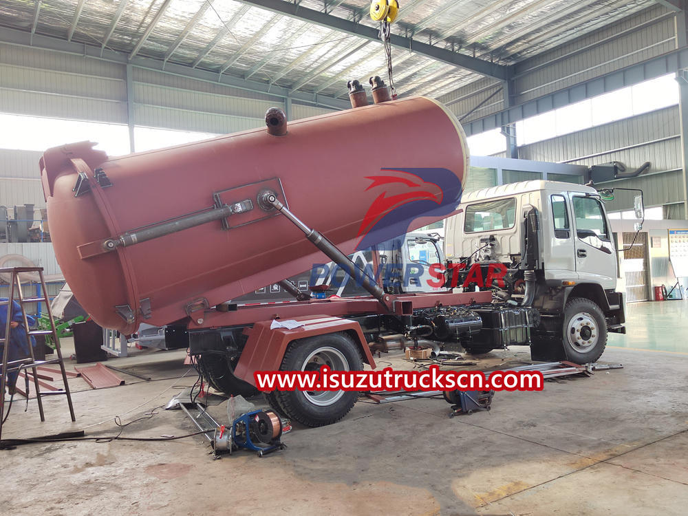 Xe chở dầu chân không Isuzu