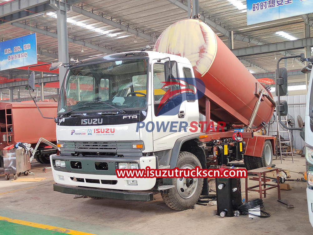 Xe chở dầu chân không Isuzu