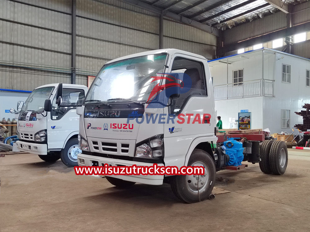 Xe hút chân không Isuzu