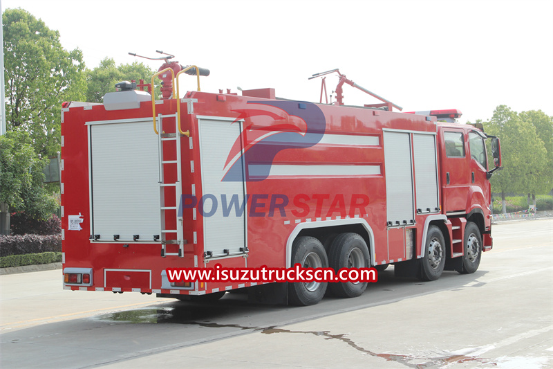 Isuzu Giga fire truck