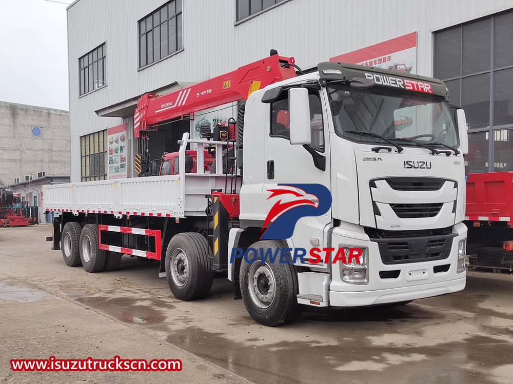 Cần cẩu gắn trên xe tải Isuzu mới