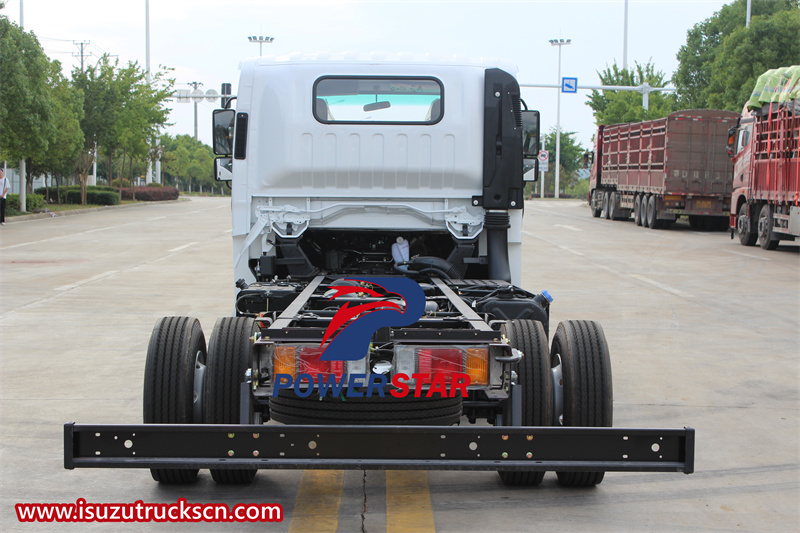 Isuzu 100P chassis