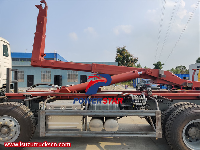 Isuzu GIGA 30 tons roll-off waste truck