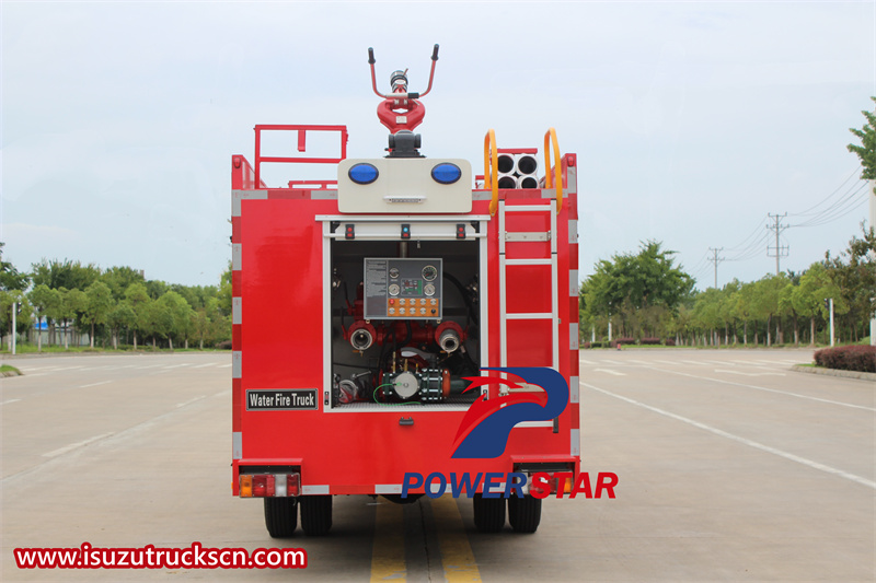 Isuzu 100P 4x4 water fire truck 