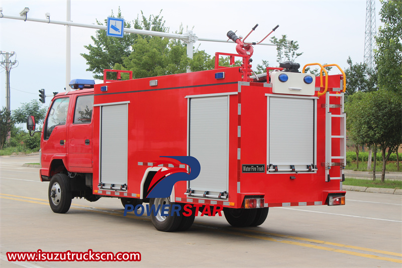 Isuzu 4WD water fire engine