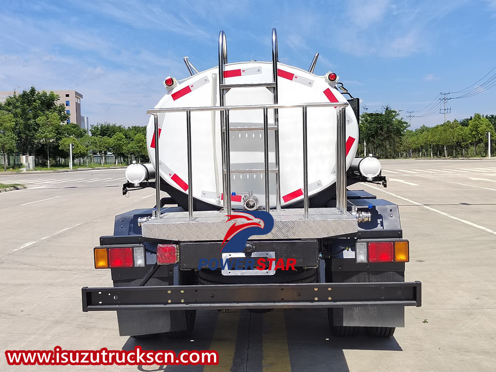 Xe tưới nước Isuzu