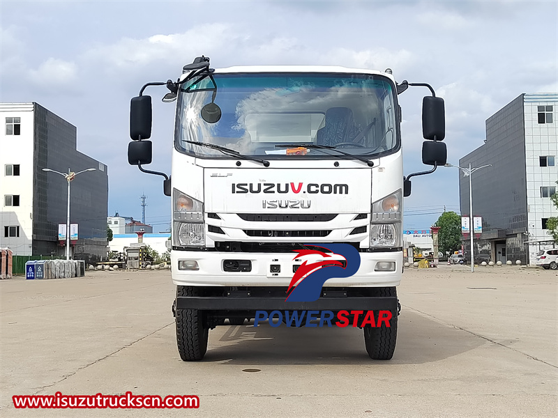 Isuzu 4x4 dumper truck front view