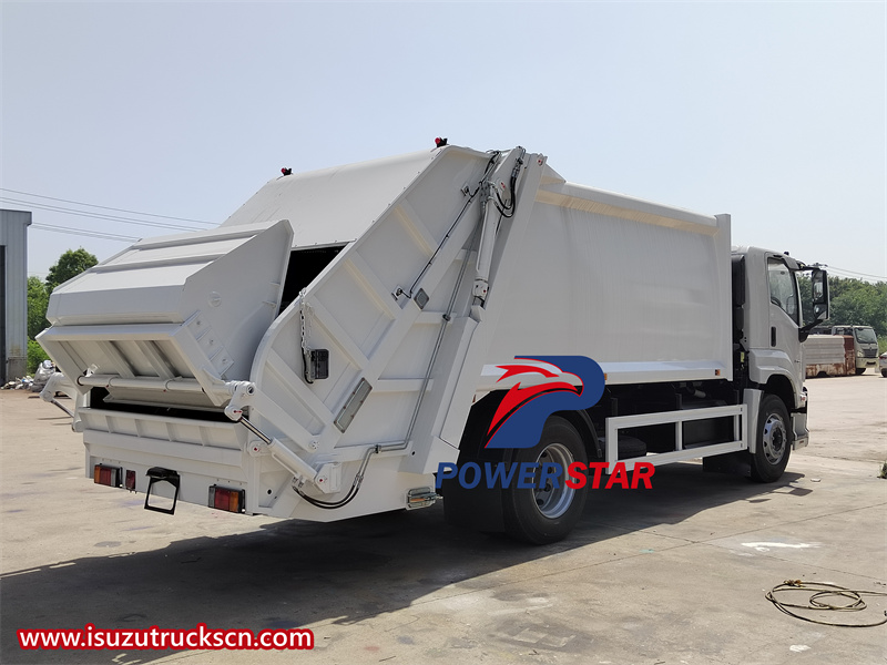 Isuzu GIGA 4x2 garbage compactor truck