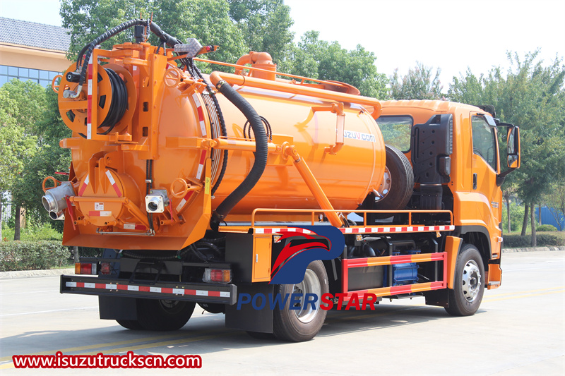 Isuzu GIGA combined vacuum jetting truck