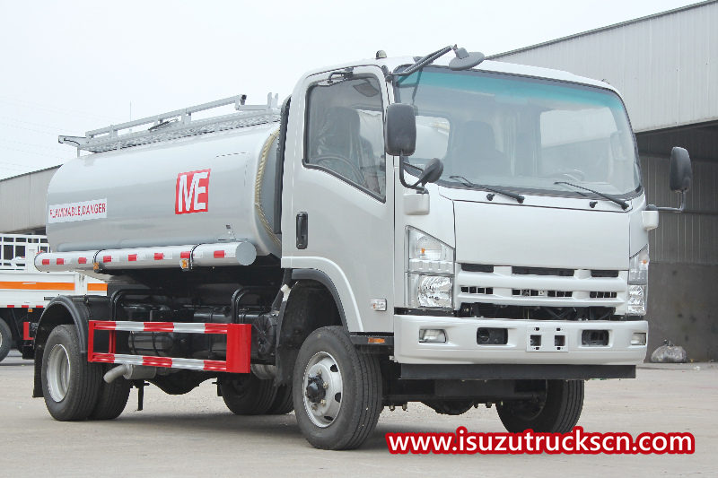 Xe tải chở dầu diesel ISUZU NPR ELF 700P 4x4 Nhật Bản
    