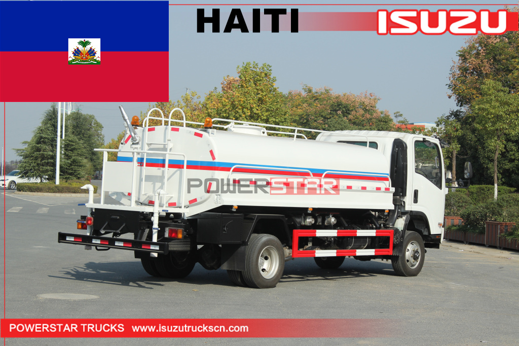 HAITI - Xe tải phun nước uống được 2 chiếc ISUZU 4x4 4WD
    