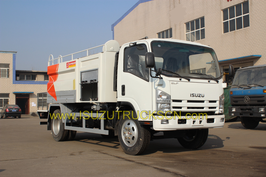 Xe phun nước thải ISUZU xe phun nước
    