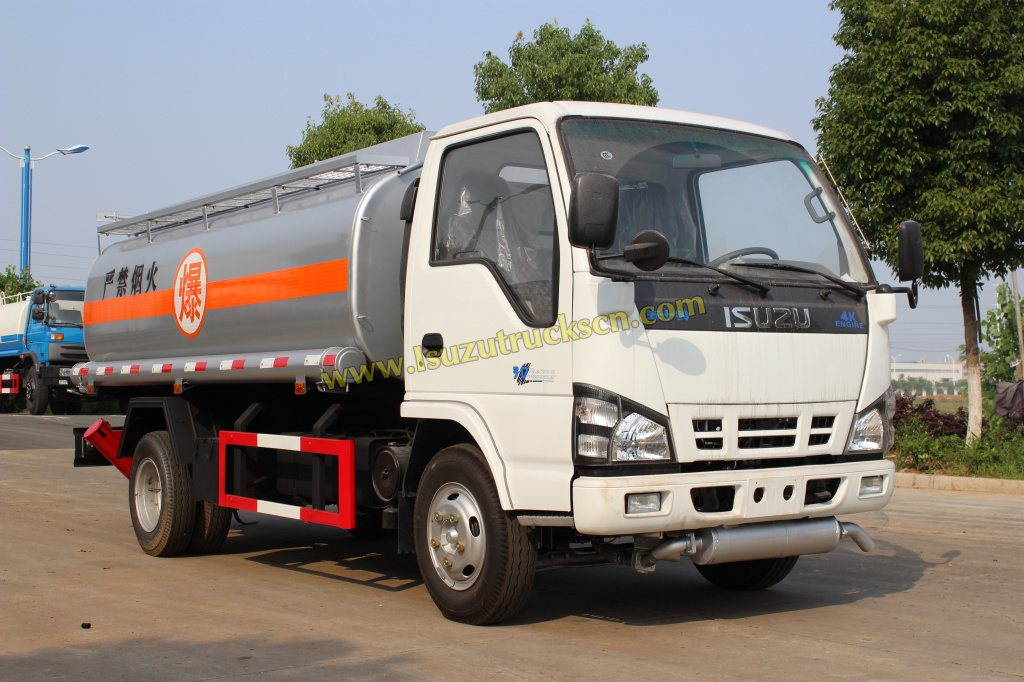 Cần bán xe tải thùng nhiên liệu dung tích Isuzu 4 * 2 từ nhà sản xuất Powerstar Trucks
    